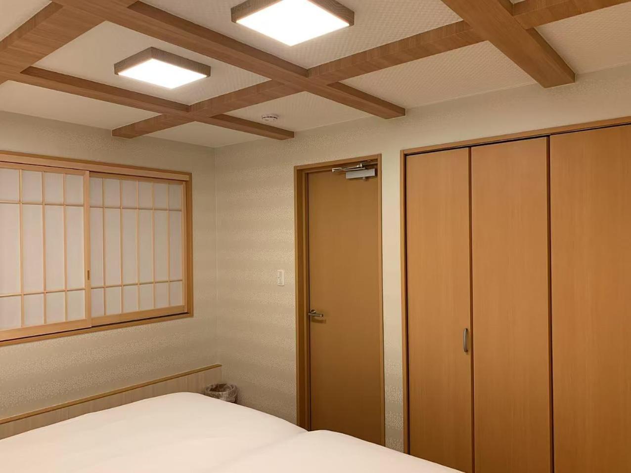 Urban Sakura 90 Square